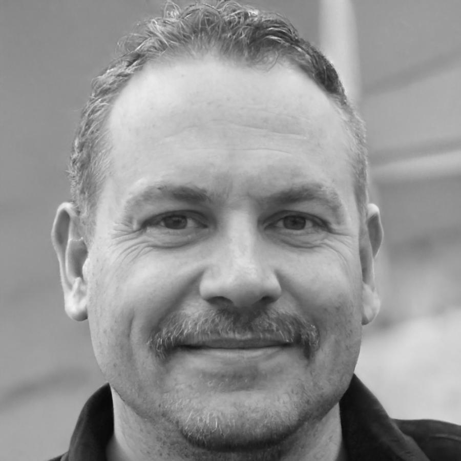 Porträt von Dr. Hendrik Kretschmer, Experte für digitale Lernmethoden